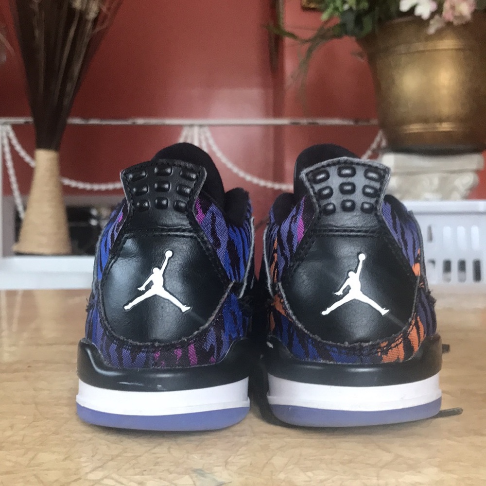 Jordan 4 size 13c little kids - Picture 2 of 4